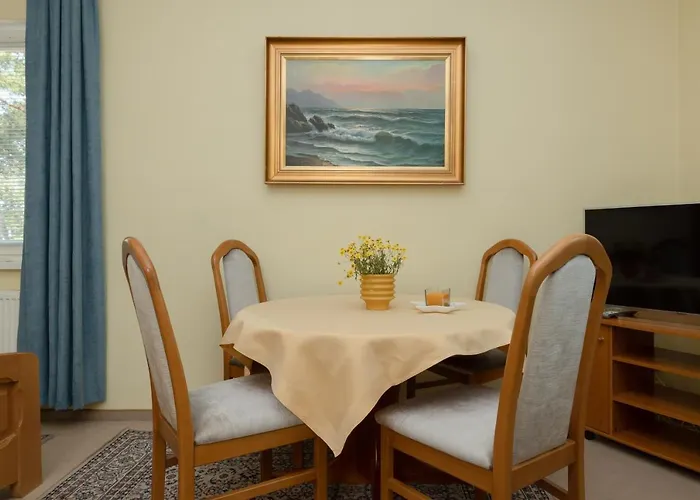 Pod Lwem * Pobierowo