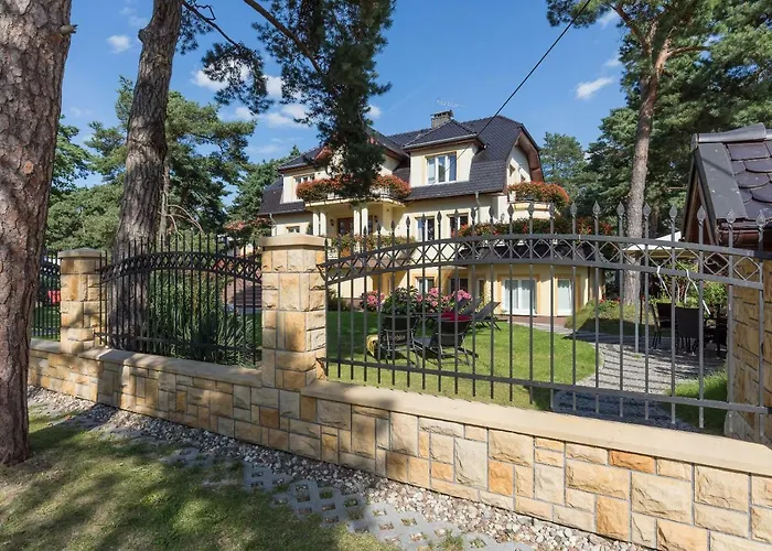 Pod Lwem Apartment Pobierowo